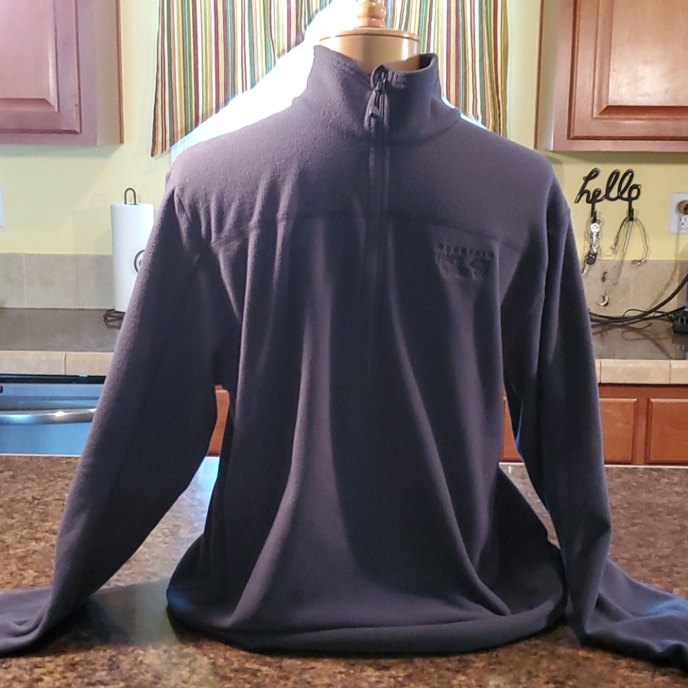 Mountain Hardware Pullover Size Large - image 1